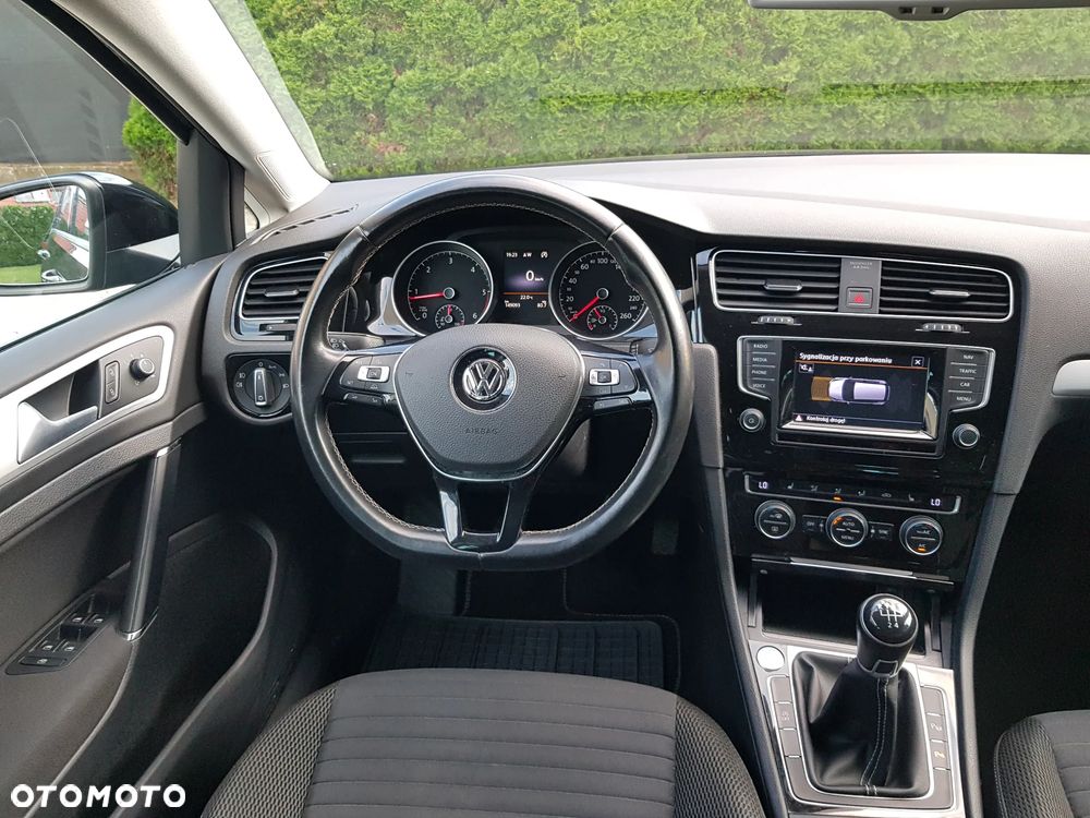 Volkswagen Golf 1.6 TDI BlueMotion Technology Cup - 17