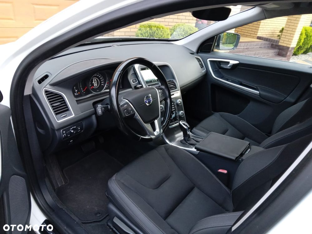 Volvo XC 60 D4 Geartronic Momentum - 8