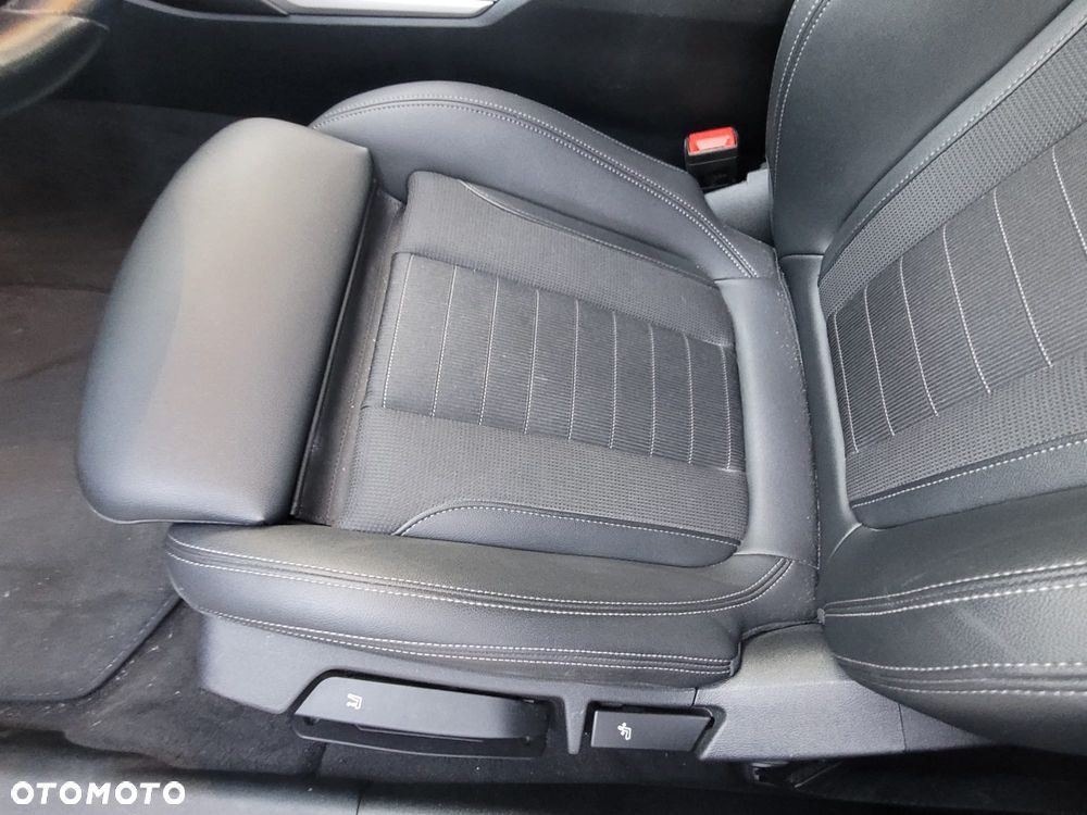 BMW Seria 3 320d mHEV - 24