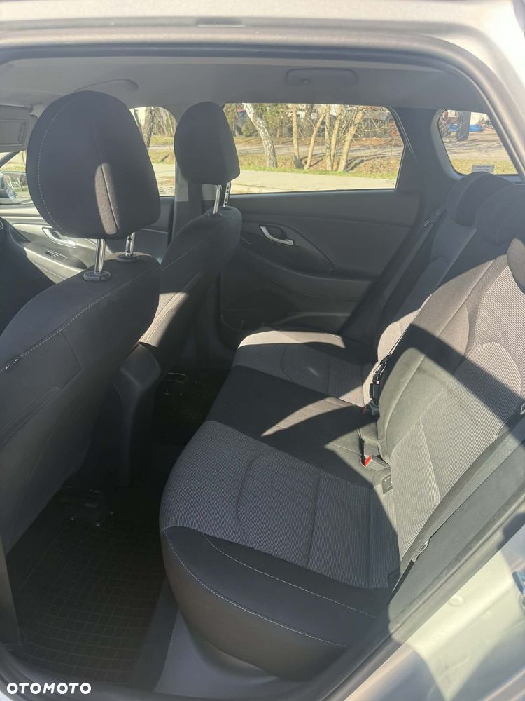 Hyundai i30 1.6 D Comfort - 13