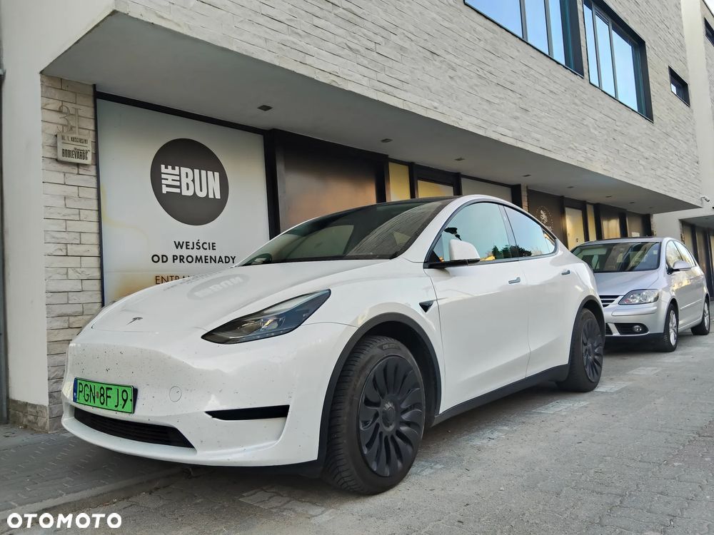 Tesla Model Y - 13