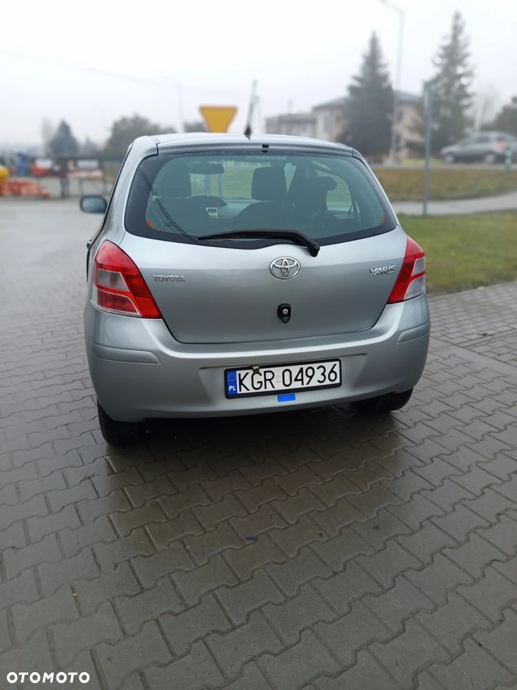 Toyota Yaris 1.0 Entry EU5 - 1