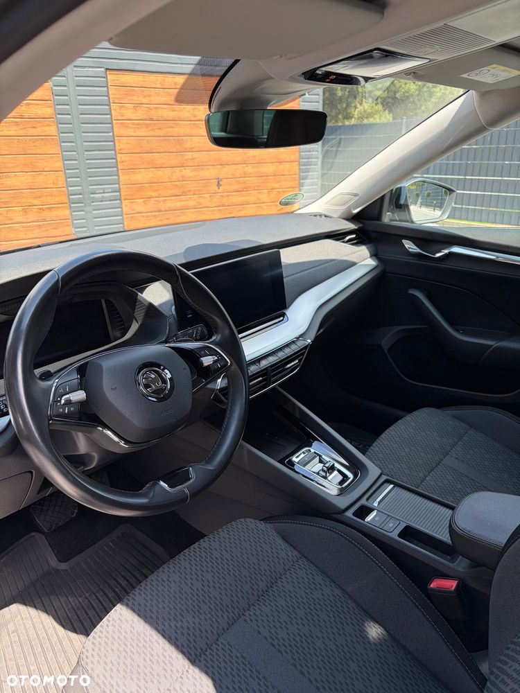 Skoda Octavia 2.0 TDI SCR Clever DSG - 6