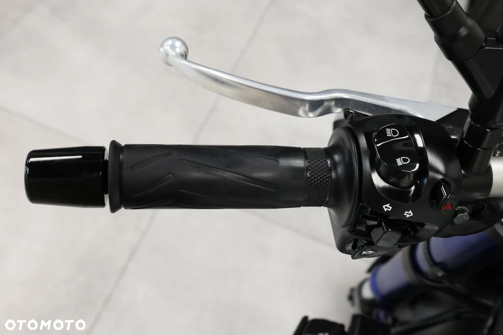 Yamaha FZ8 - 18