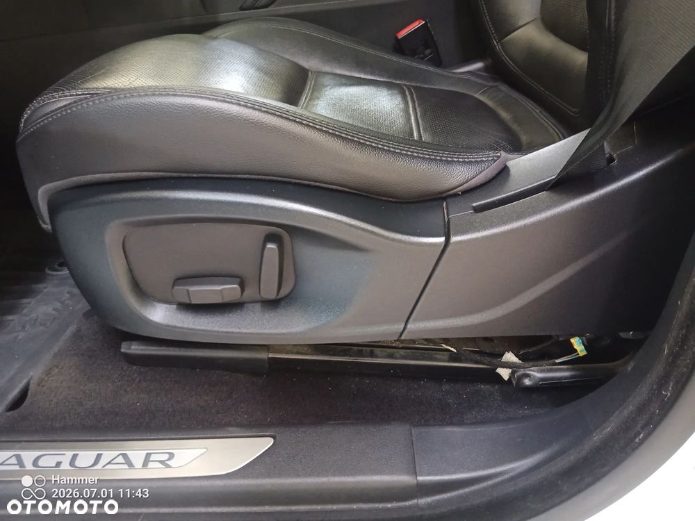 Jaguar E-Pace - 16