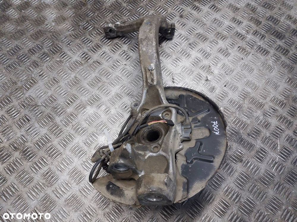 PIASTA ZWROTNICA LEWY PRZÓD AUDI A4 B6 8E0407241B - 2