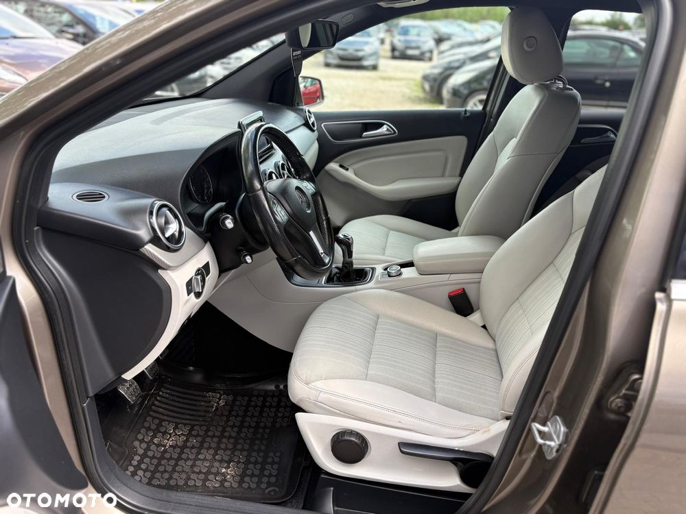 Mercedes-Benz Klasa B 180 CDI (BlueEFFICIENCY) - 9