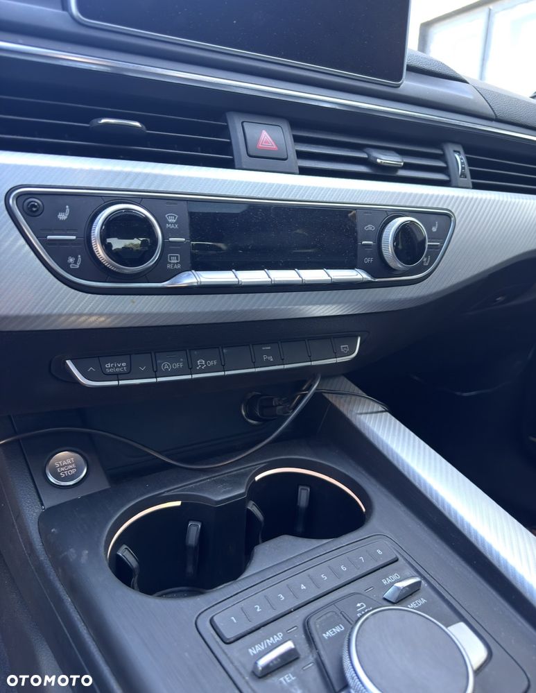 Audi A4 Limousine - 8