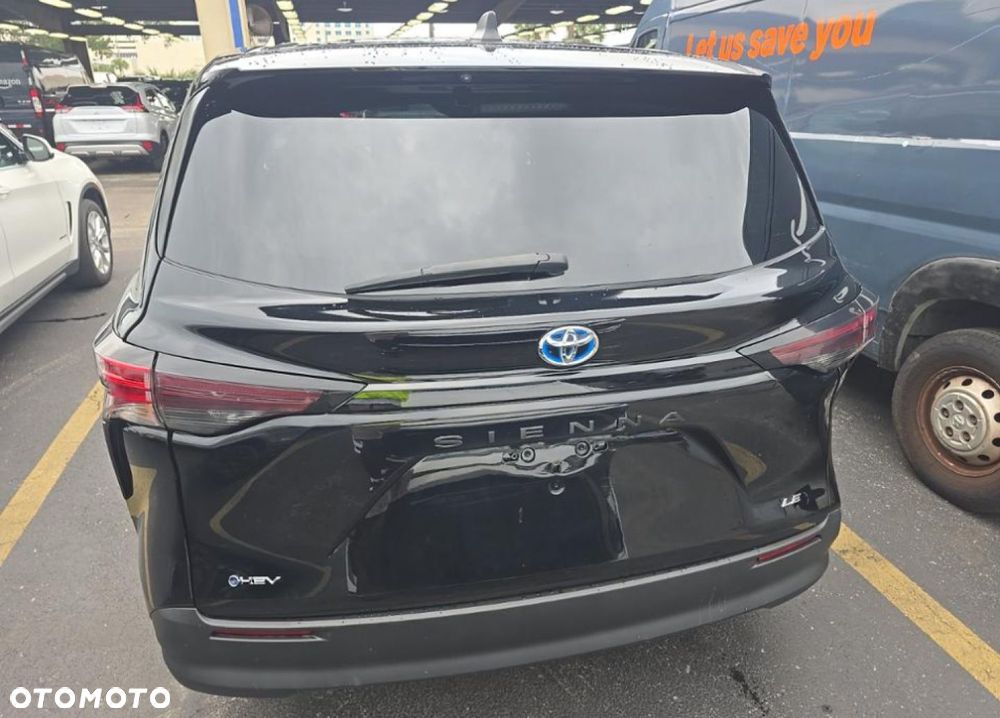 Toyota Sienna - 7
