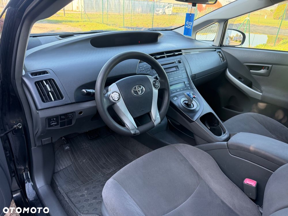 Toyota Prius - 10