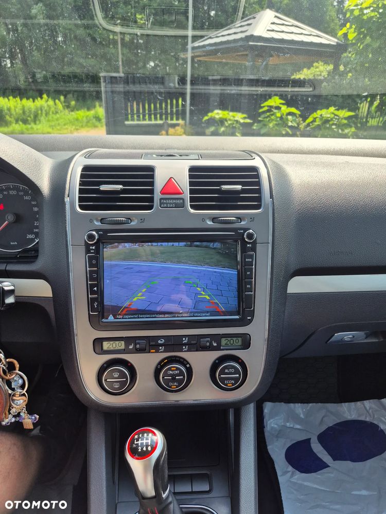 Volkswagen Golf 1.6 FSI Sportline - 12