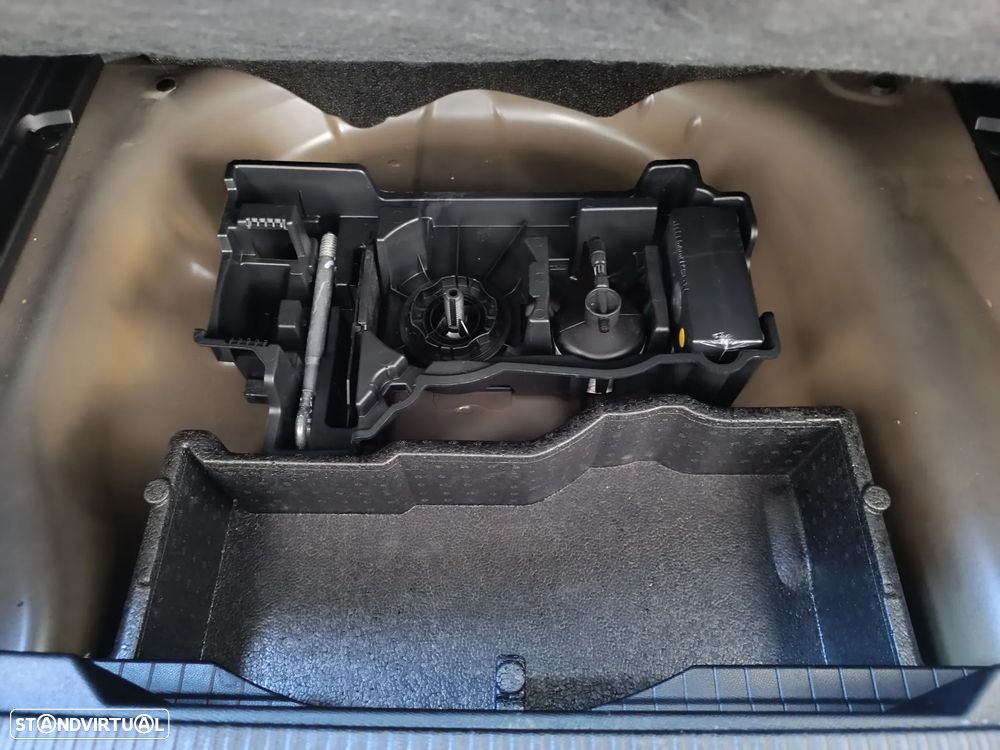 Peugeot 2008 PureTech 130 EAT8 GT - 40
