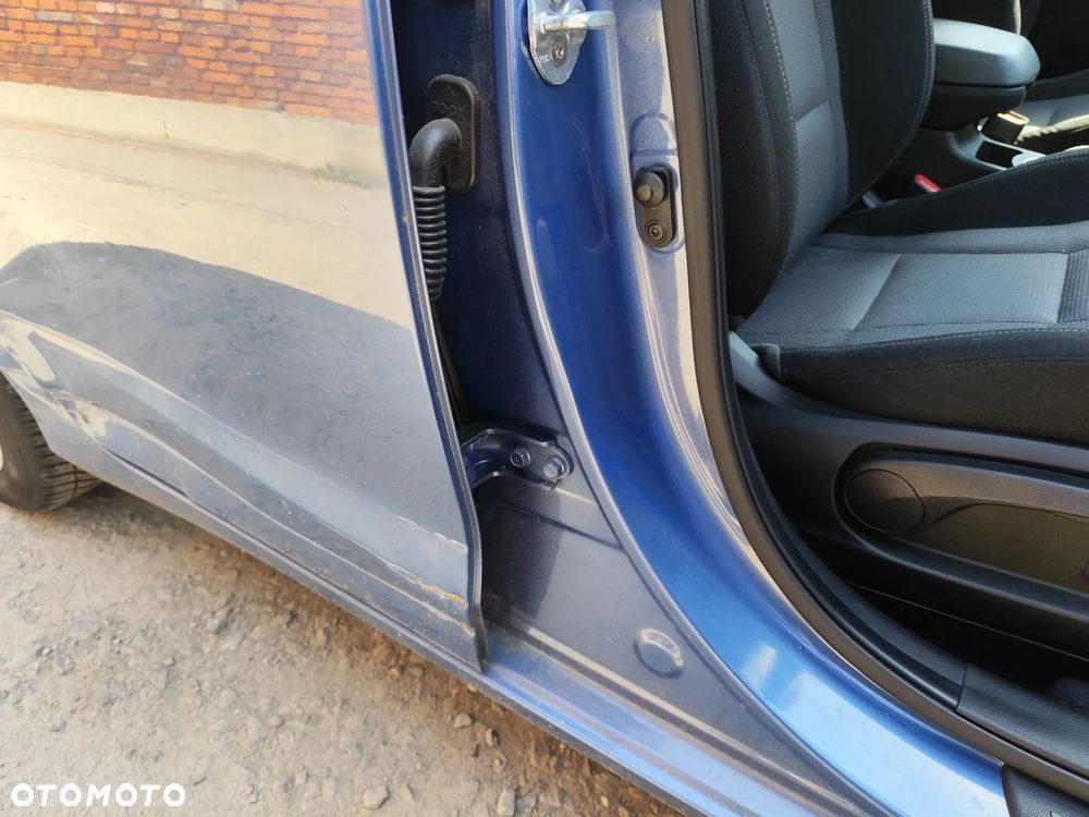 Hyundai i30 blue 1.4 YES Gold - 14