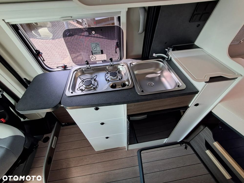KNAUS VanTourer 600L Łóżko 195x190 Automat * Markiza * Hak * Radio 8"  4 osobowy - 25