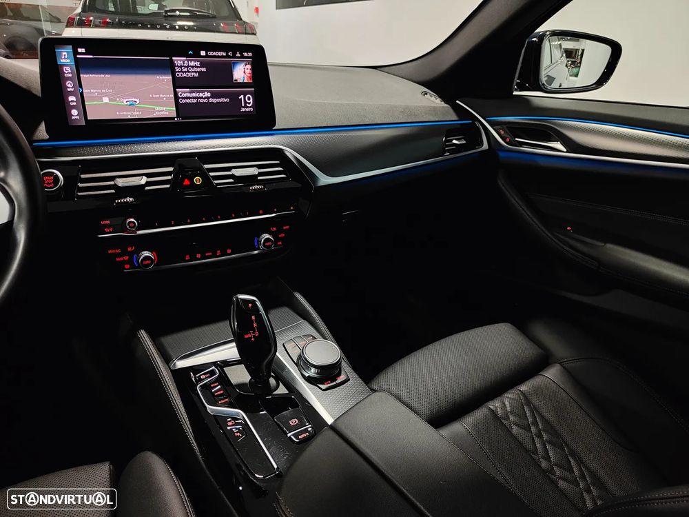 BMW 530 e Pack Desportivo M - 47