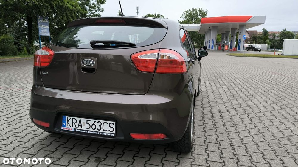 Kia Rio - 10