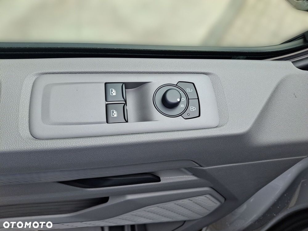 Volkswagen Transporter Furgon 2.0 TDI 150 KM manual - 16