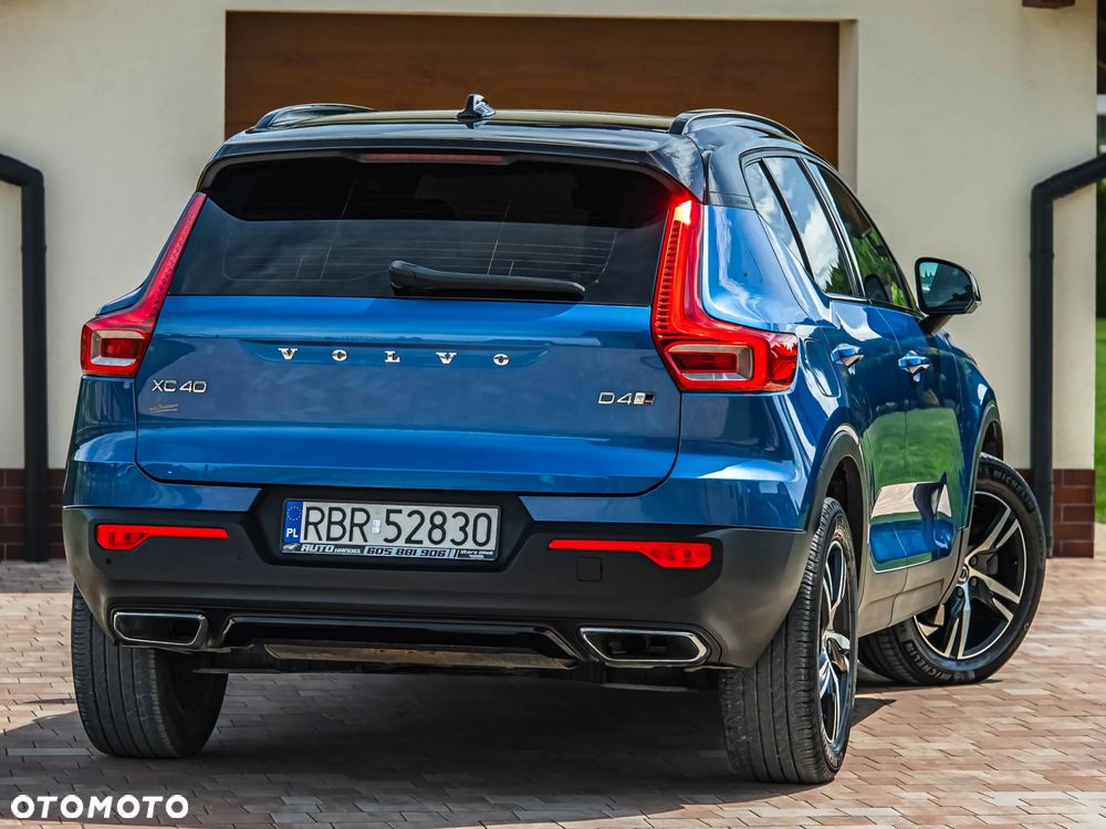 Volvo XC 40 D4 AWD R-Design - 3