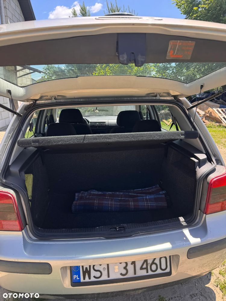 Volkswagen Golf 1.6 Basis - 6