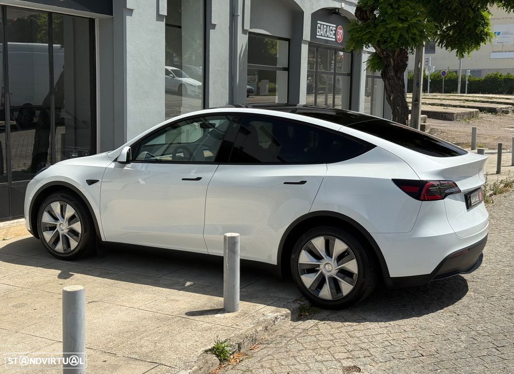 Tesla Model Y RWD - 9