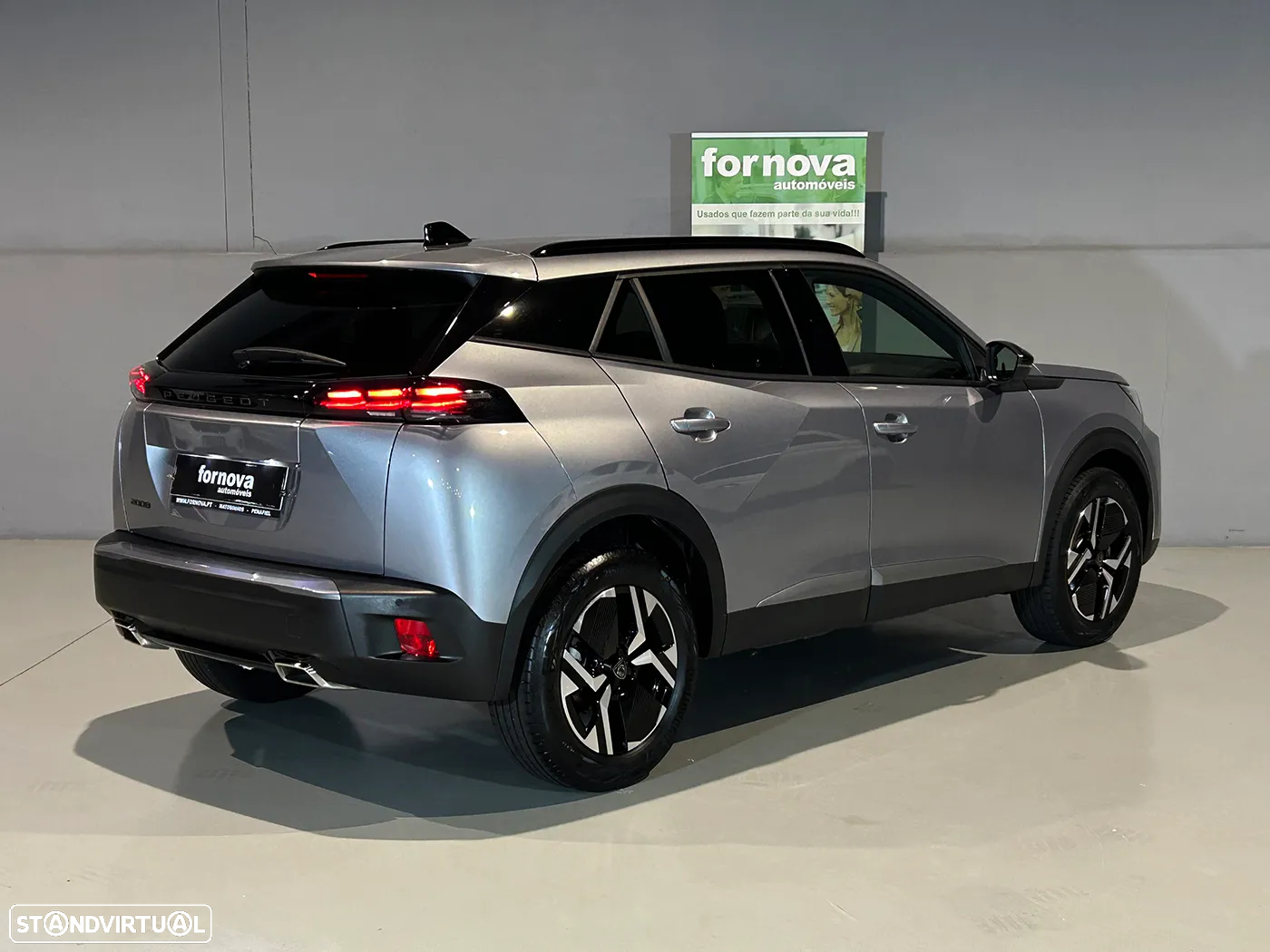 Peugeot 2008 1.2 PureTech Allure EAT8 - 6