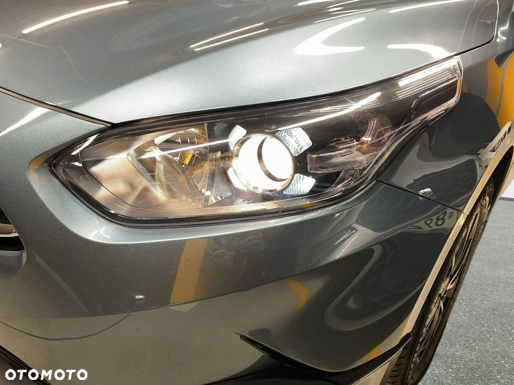Kia Ceed - 10