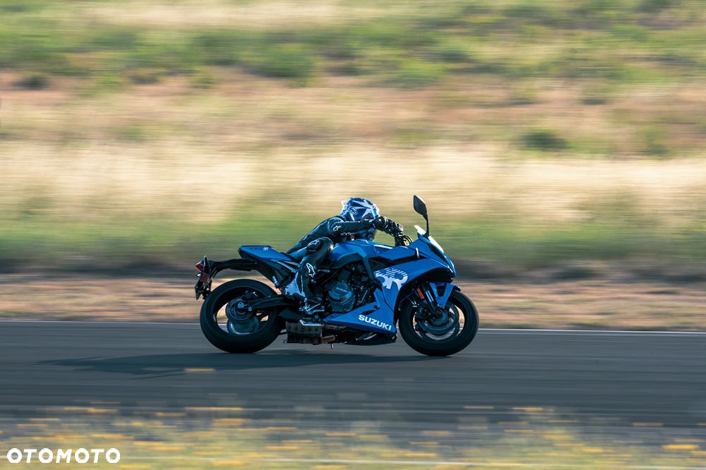 Suzuki GSX - 22