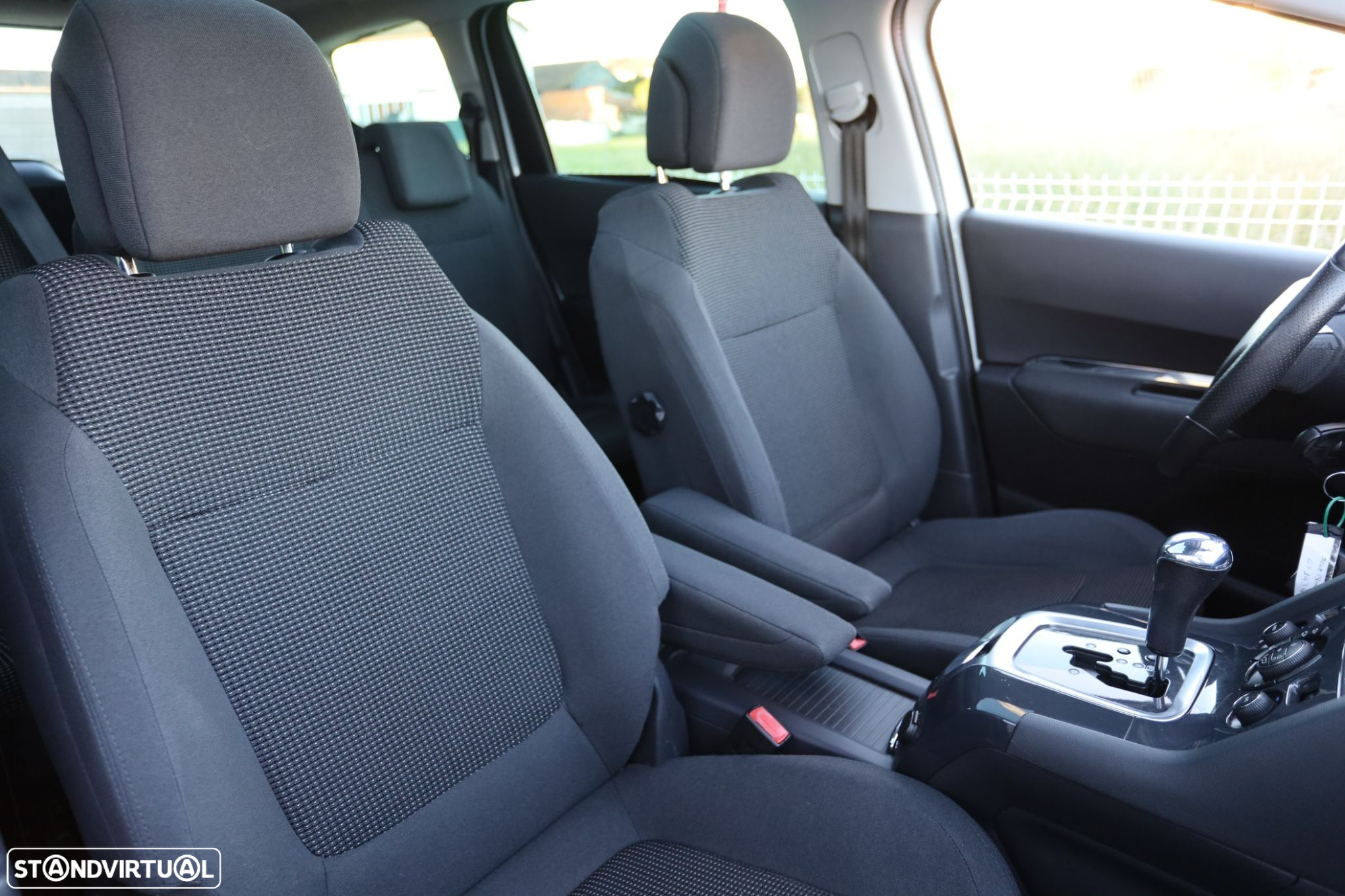 Peugeot 5008 1.6 BlueHDi Allure EAT6 J17 - 17
