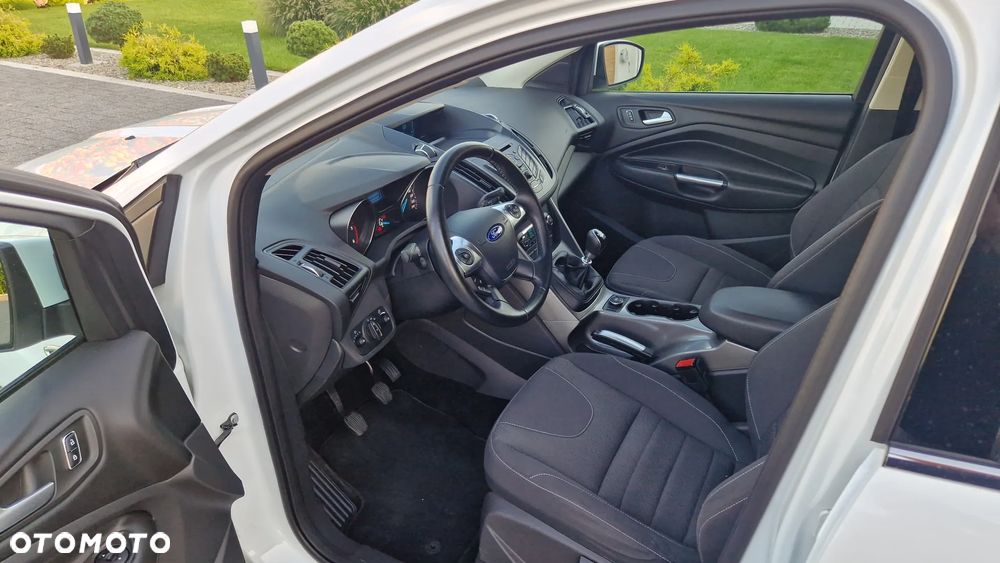 Ford Kuga 2.0 TDCi 2x4 Titanium - 17