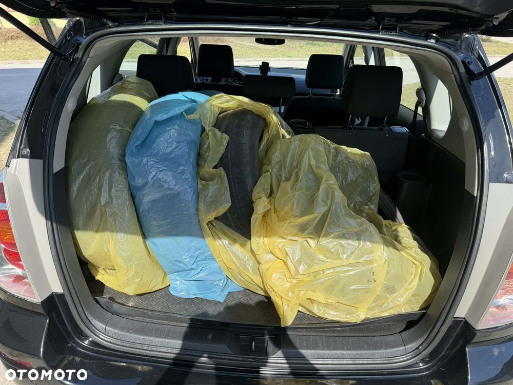 Toyota Corolla Verso 1.8 Sol - 10