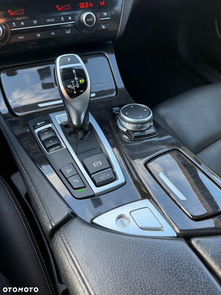 BMW Seria 5 528i xDrive - 9