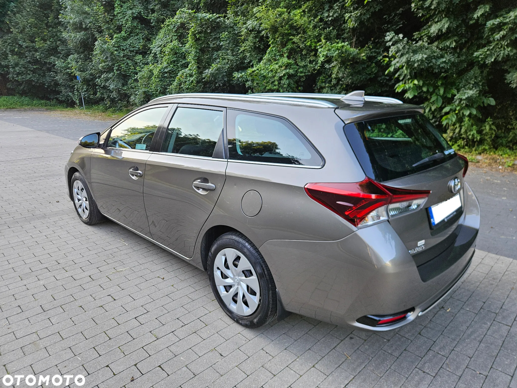 Toyota Auris 1.6 Premium - 3