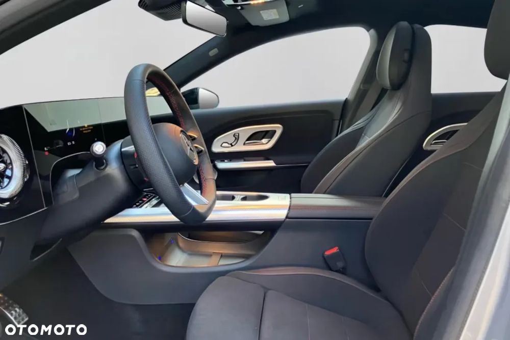 Mercedes-Benz CLA 200 mHEV 8G-DCT - 13