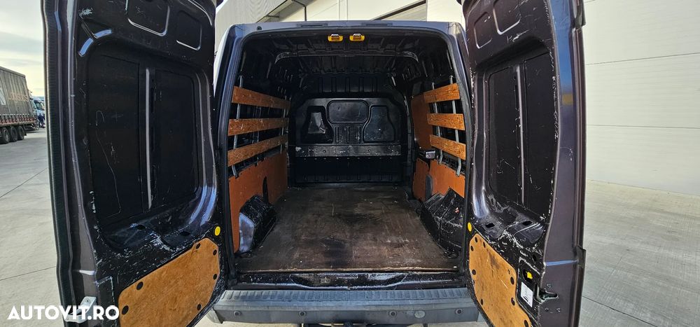 Ford Transit Connect - 13