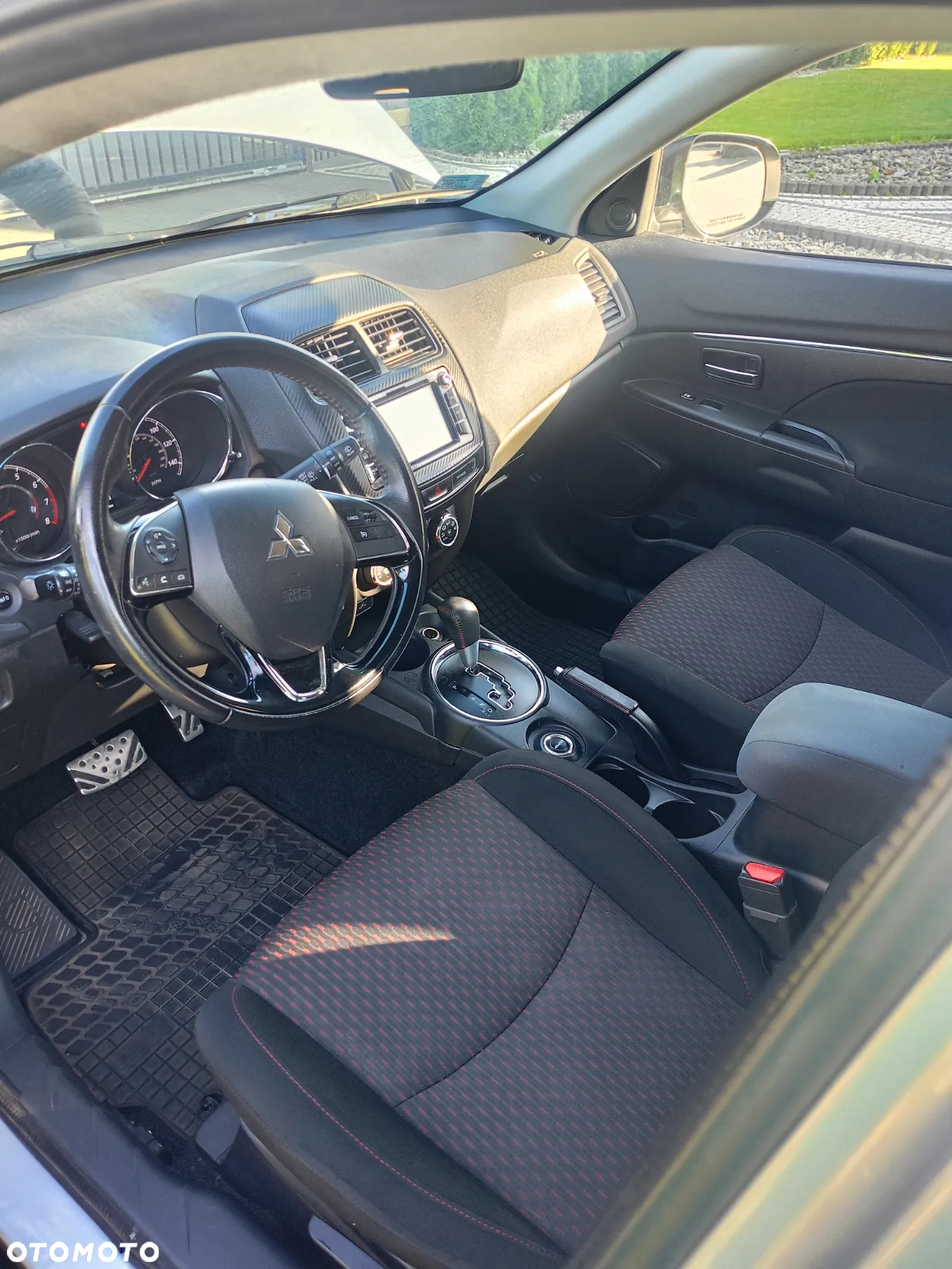 Mitsubishi Outlander - 11