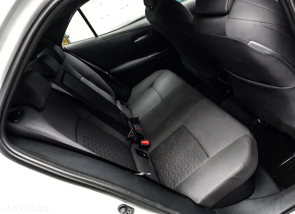 Toyota Corolla 1.8 HSD Dynamic - 17