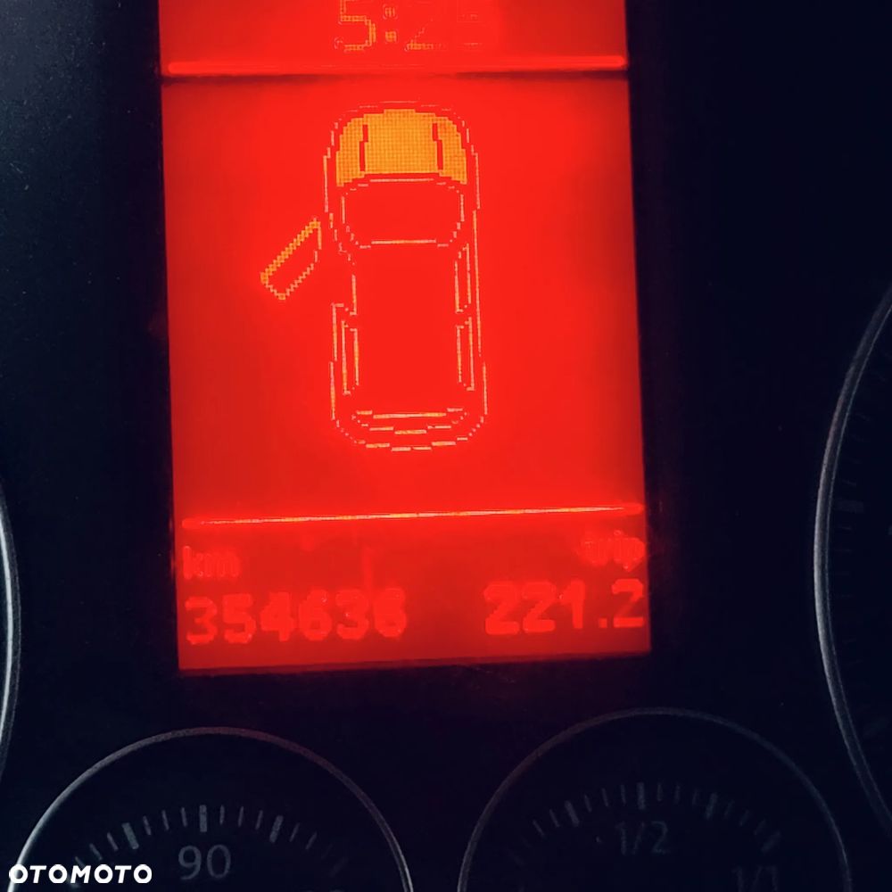Volkswagen Touran 2.0 TDI DPF Highline - 9