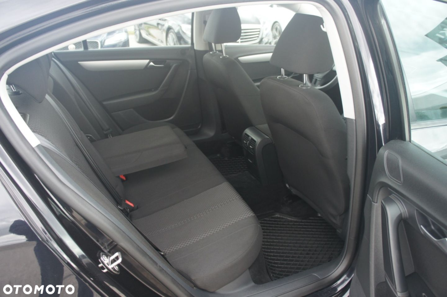 Volkswagen Passat - 15