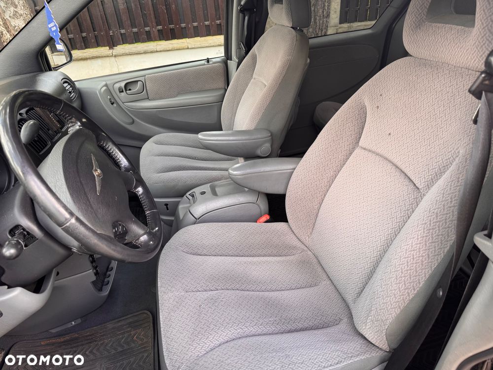 Chrysler Grand Voyager 3.3 LX - 22