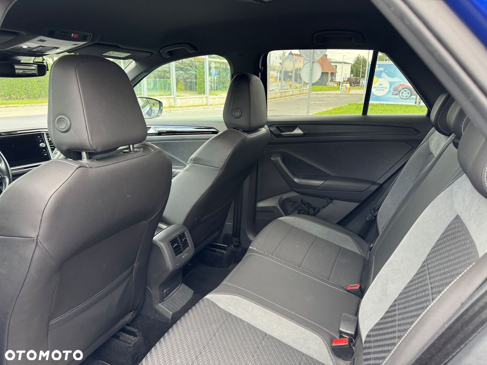 Volkswagen T-Roc - 13
