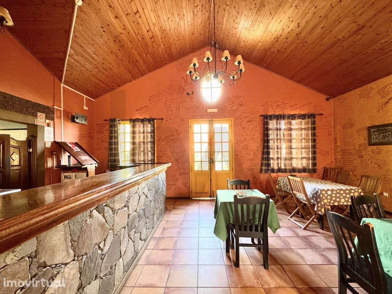 Moradia T4 + Espaço Comercial | 600 m2 | Prazeres – Calheta - Grande imagem: 2/37