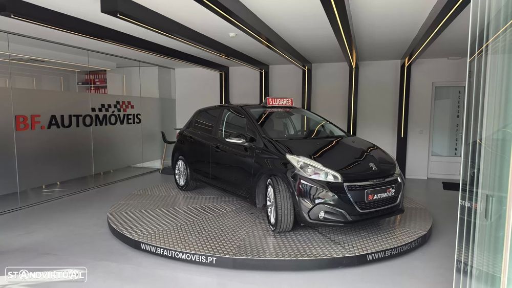 Peugeot 208 1.2 PureTech Signature - 6