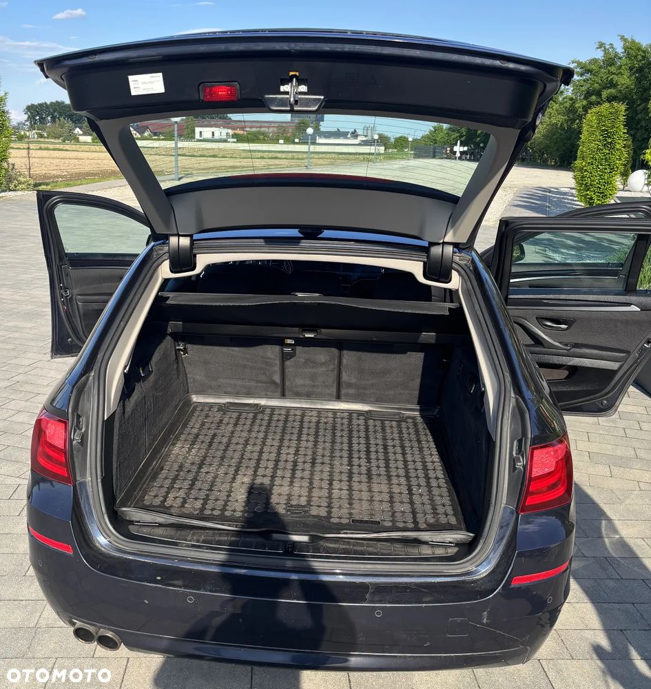 BMW Seria 5 520d - 23