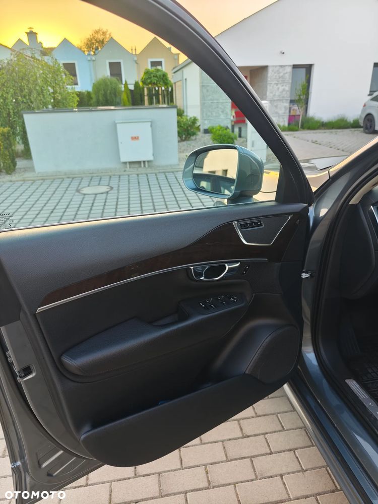 Volvo XC 90 T6 AWD Geartronic Momentum - 9