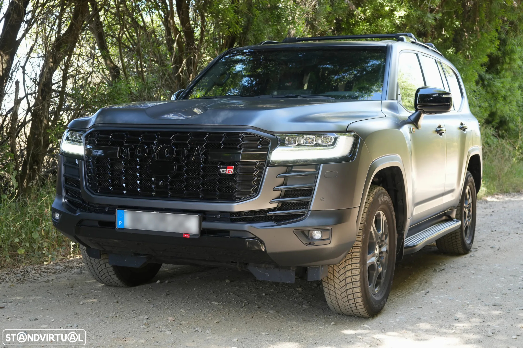 Toyota Land Cruiser - 2