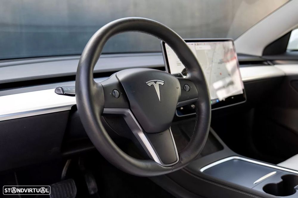 Tesla Model 3 - 12
