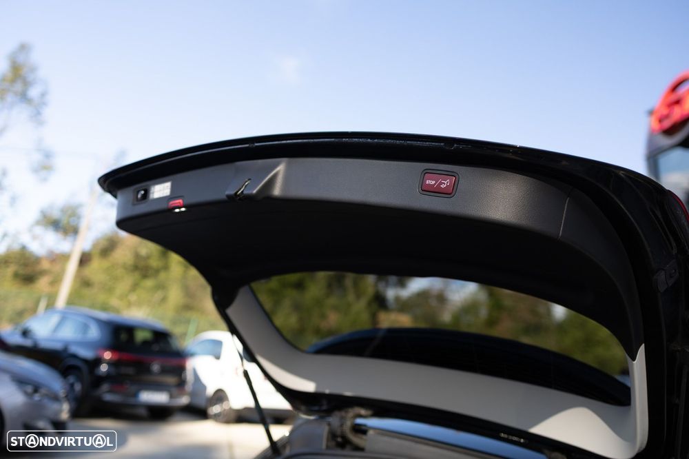 Mercedes-Benz C 300 e Avantgarde - 45