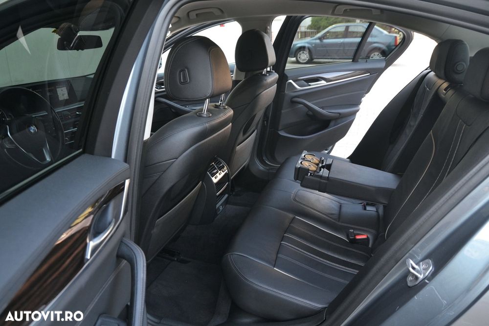 BMW Seria 5 520d xDrive AT - 18