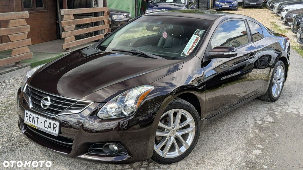Nissan Altima - 2