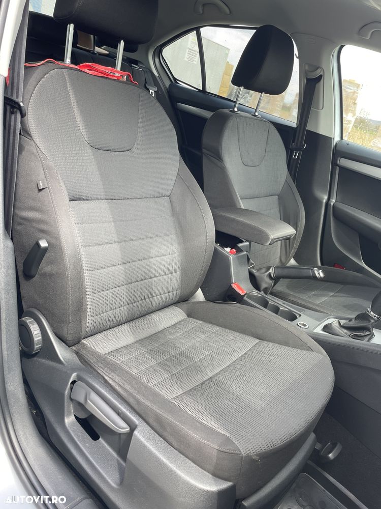 Skoda Octavia 1.6 TDI STYLE DSG - 17